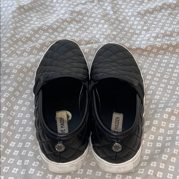 Steve Madden black slip on shoes - Picture 3 of 5